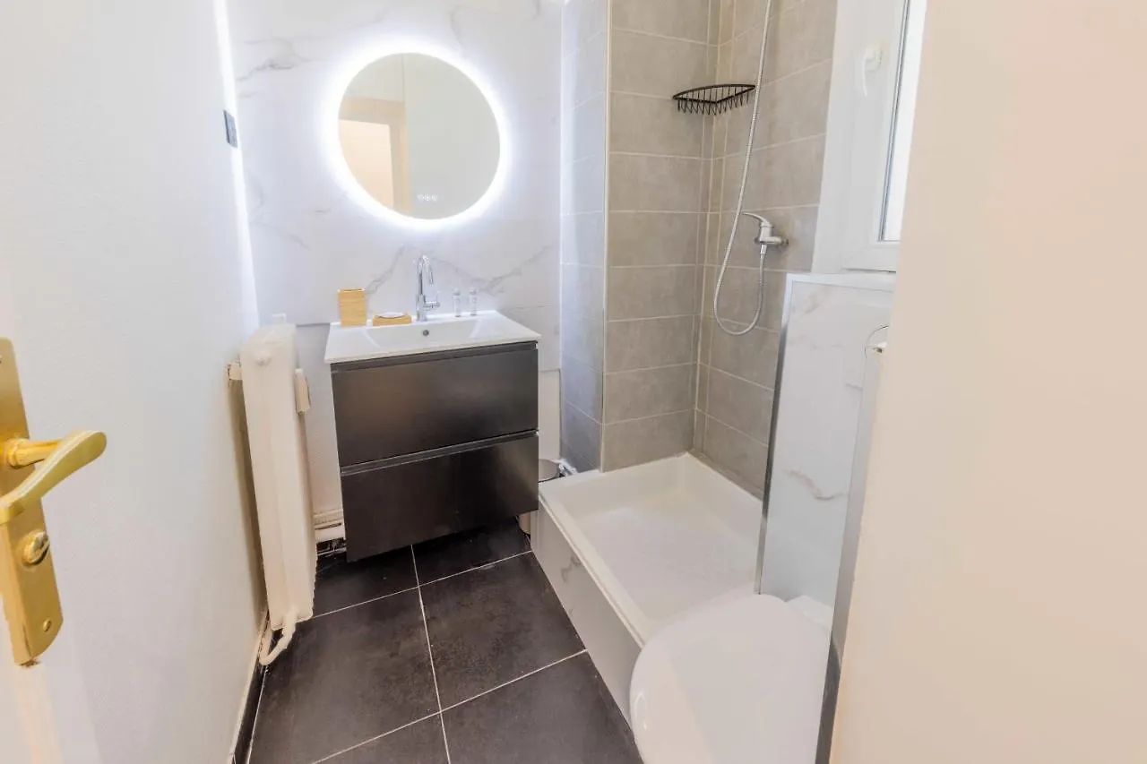 Studio Chic In The Heart Of Paris - Republique Apartment 0*,